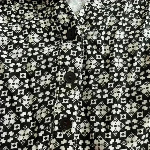 WOMEN blouse​​​​​​​​​​ Size 18​​​​​​​​​​​ - Picture 5 of 7